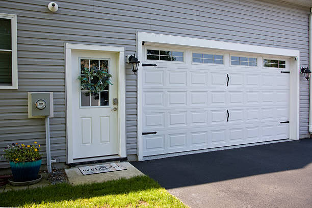24/7 Emergency Garage Door Roller Replacement experts in Roberta, GA